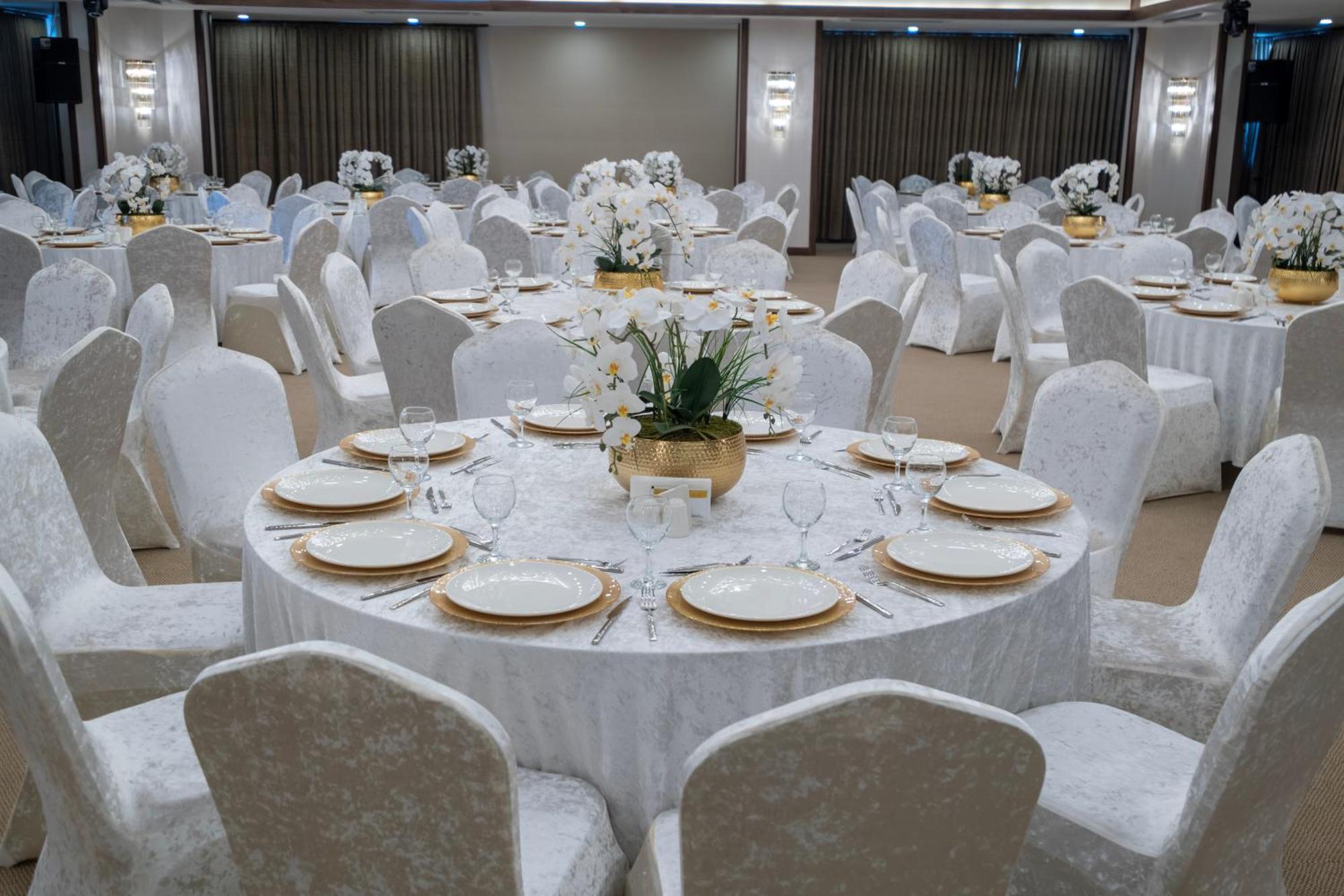 Park Dedeman Mersin Marina Çiftlik Buitenkant foto